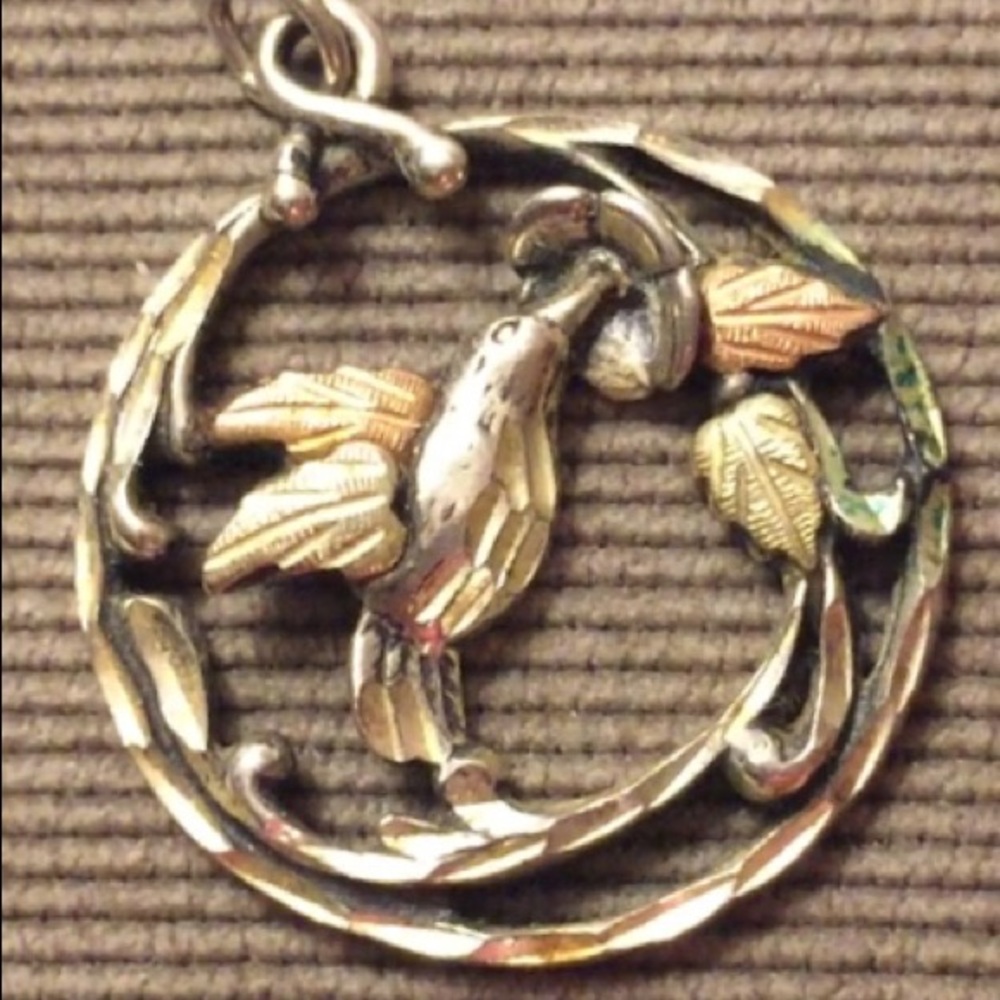 WM Black Hills Gold 12k Multi-tone Gold Leafed